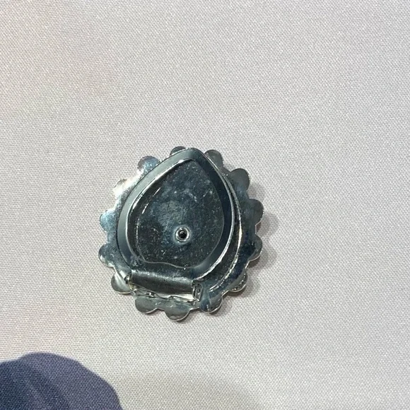 Vintage Flower Silver-Tone Pin Clip - Picture 3 of 3